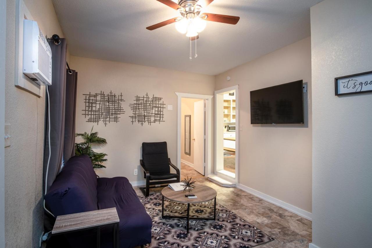 Cozy Downtown Guest House 2Br/1Ba Sleeps 8 San Antonio Eksteriør bilde